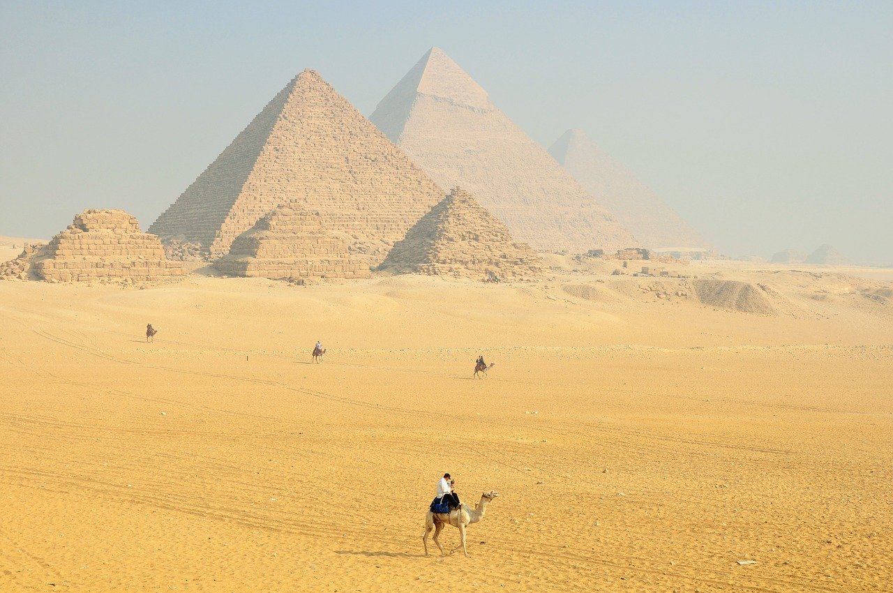 Visitez les différentes pyramides